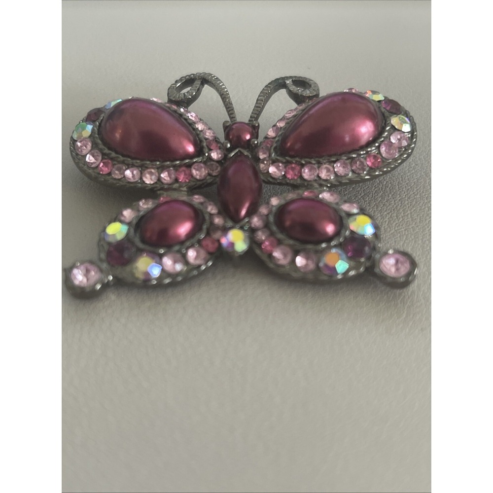 Vtg Shade of Pink Butterfly Brooch Pin Rhinestones Faux Teardrop Stones 2.25" - Picture 2 of 5